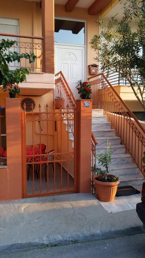 Elle Apartment By Alp Hospitality Services Nea Kallikrateia Екстериор снимка