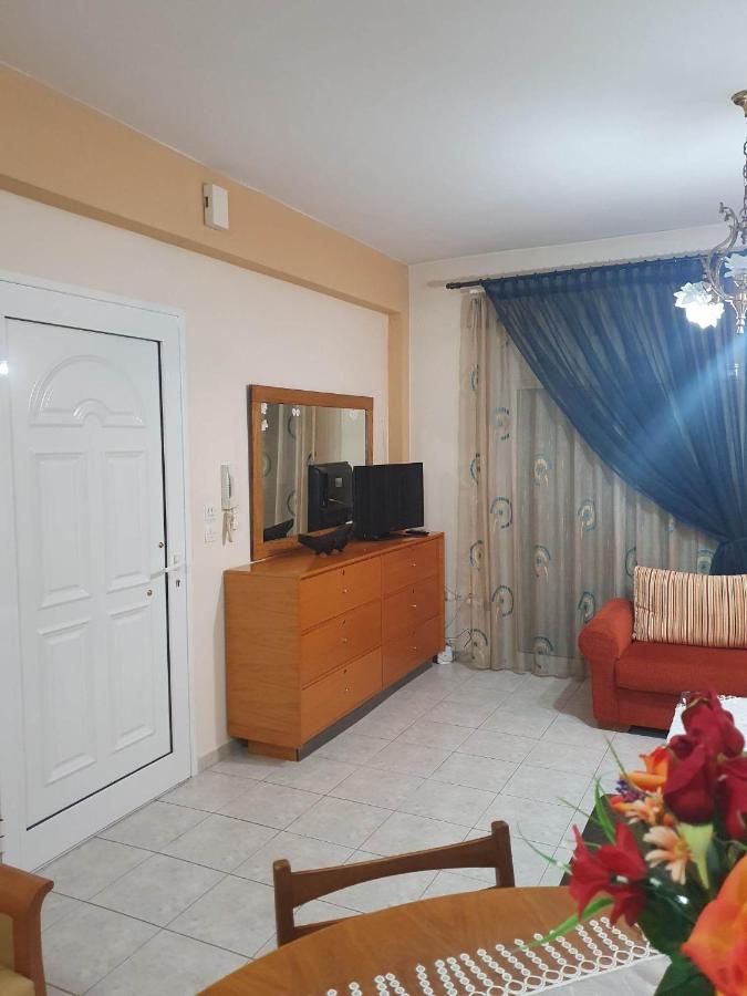 Elle Apartment By Alp Hospitality Services Nea Kallikrateia Екстериор снимка
