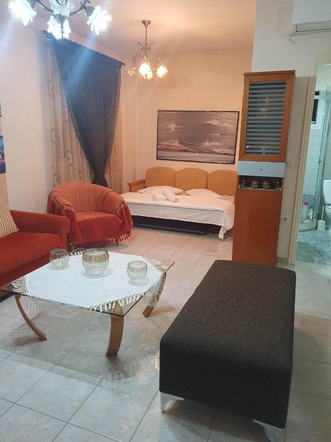 Elle Apartment By Alp Hospitality Services Nea Kallikrateia Екстериор снимка