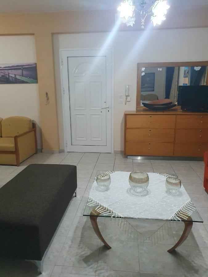 Elle Apartment By Alp Hospitality Services Nea Kallikrateia Екстериор снимка