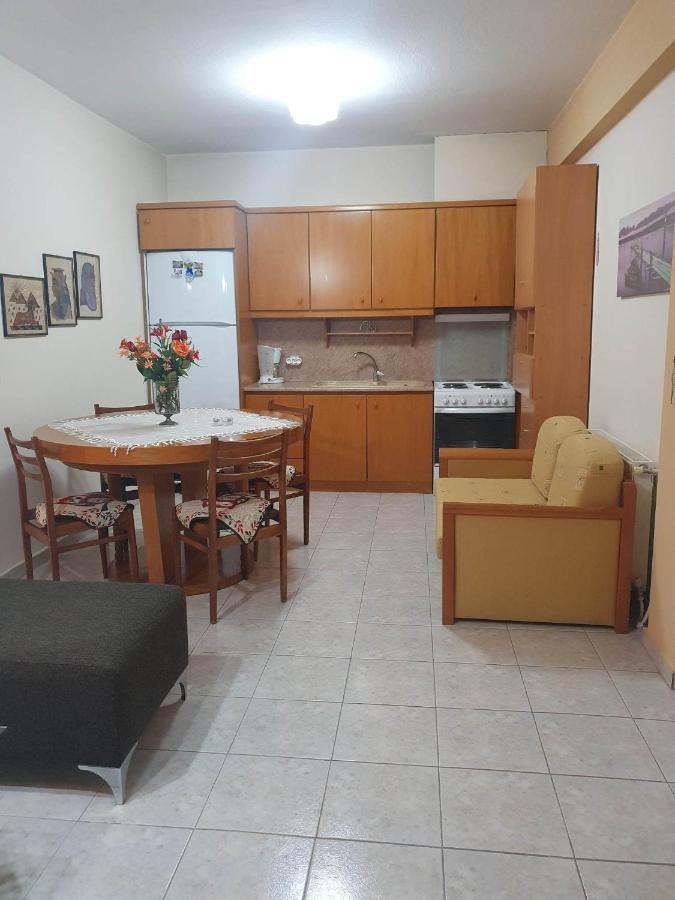 Elle Apartment By Alp Hospitality Services Nea Kallikrateia Екстериор снимка